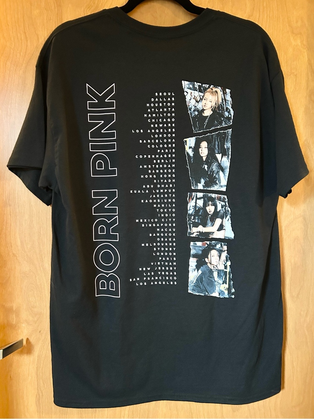 BlackPink Born Pink Official World Tour Encore Tee with KPop Pouch - Size L